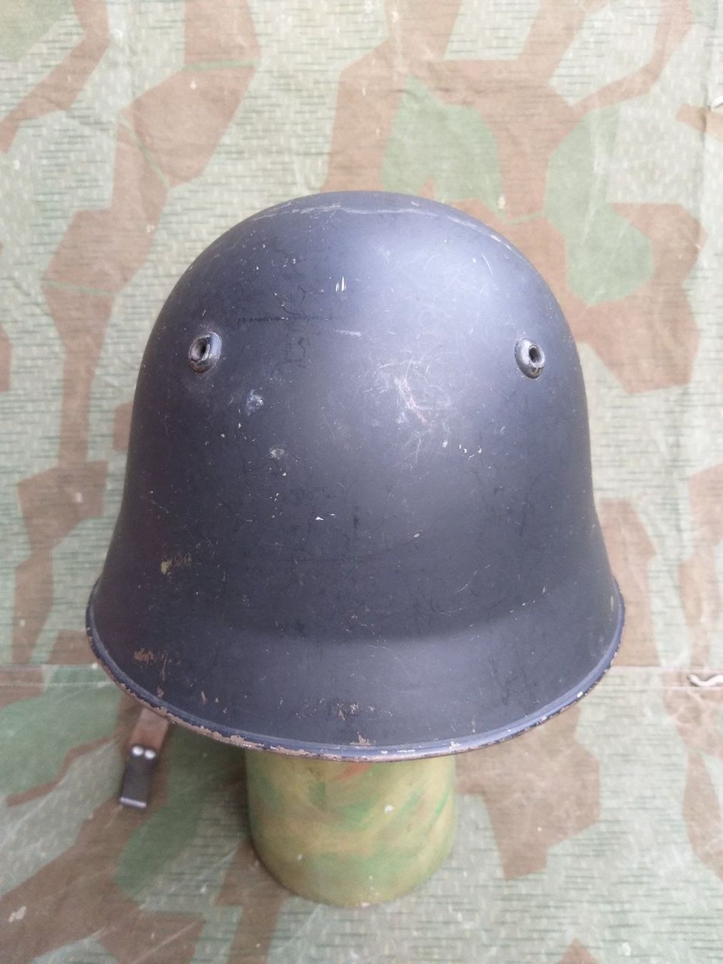 Schweizer Armee Pompieri: Stahlhelm Mod. 1940/63 Feuerwehr St.G – Usato da Bauma venduto da SwissMilitaria 3