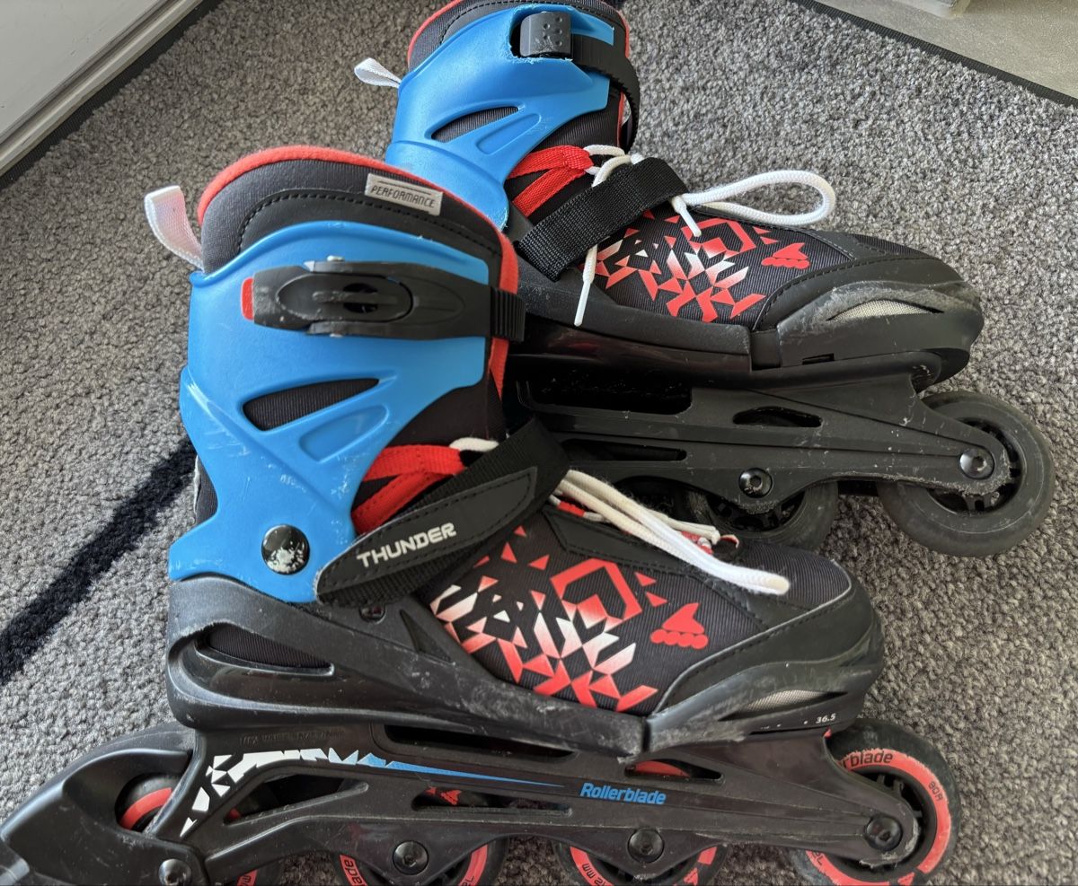 Patins à roul. & inline: Rollerblade Thunder Kids Grösse 36,5 – D'occasion à Farnern par Zwerg-Nase