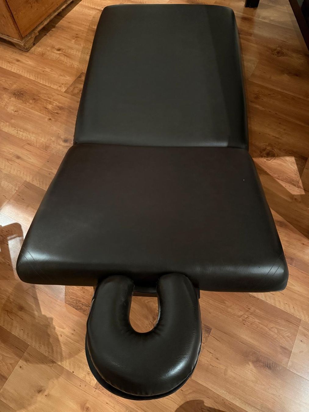 Lettini & sedie per cosmetici: Table de massage/esthétique pro réglable - Bon état – Usato da St-imier venduto da chr_7zhj 3
