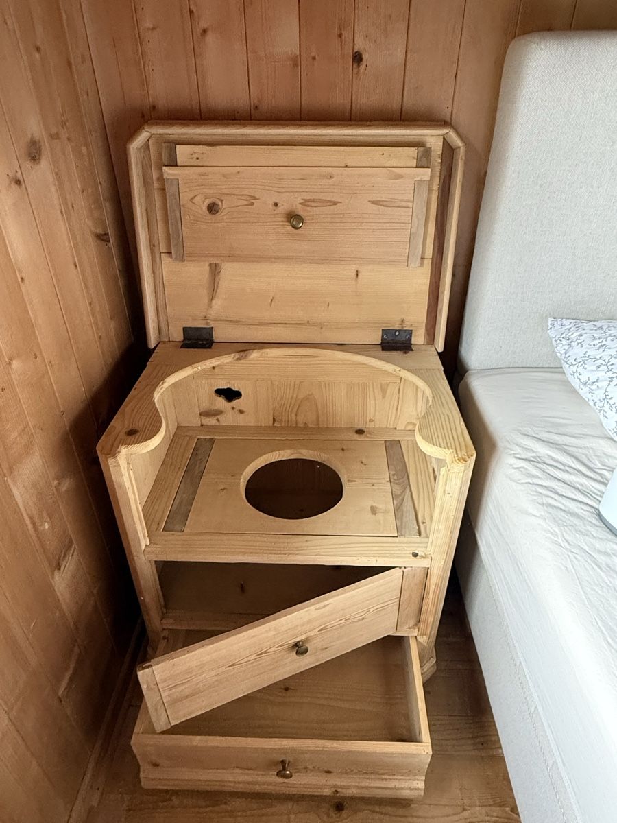 Kommoden: antikes WC / Kommode – Gebraucht aus Mastrils von cla_nsg9 5