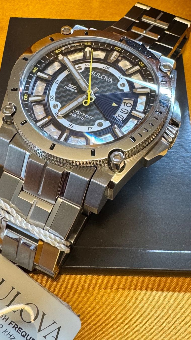 Bulova Montres: Bulova Precisionist  Champlain Chronograph Full Set Neu – Neuf avec emballage d'origine à Untersiggenthal par TimeandShine 5