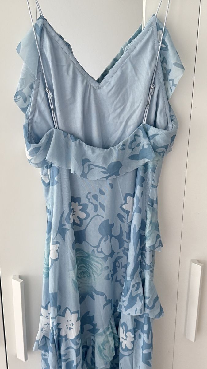 Shein Kleider: Geblümtes Kleid, Grösse S, mit Rüschen, neu. – Neu (gemäss Beschreibung) aus Neuhausen von Stylezilla 2