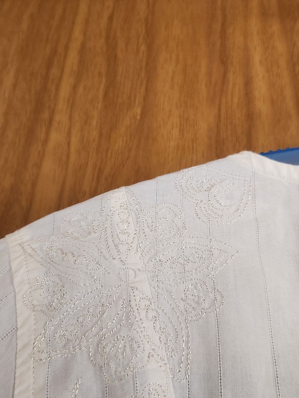 Tommy Hilfiger Chemisiers: Chemise Tommy Hilfiger blanche S/P brodée  – D'occasion à Niedergösgen par Eva2410 4