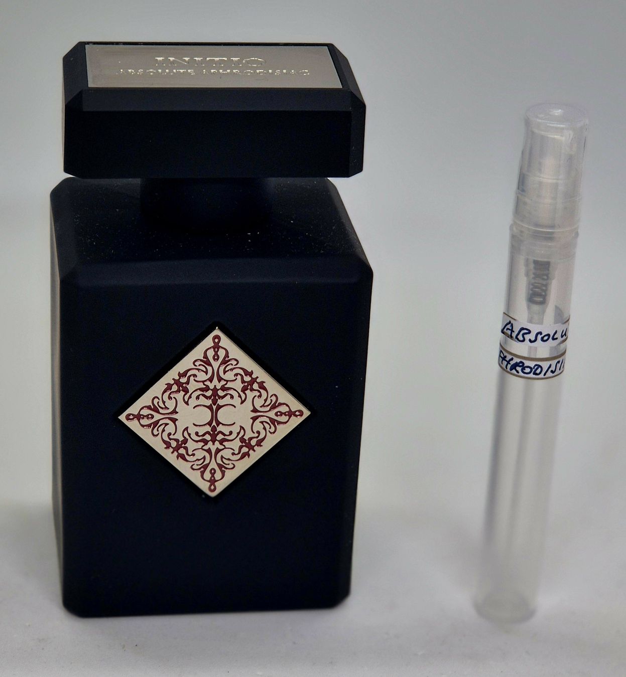 Initio Profumi & Eau de Toilette: 5 ml ABSOLUTE APHRODISIAC INITIO ABFÜLLUNG – Nuovo (secondo la descrizione) da St. Gallen venduto da CaliSunshine