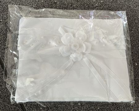 Zuckersüsses weisses Täschchen originalverpackt