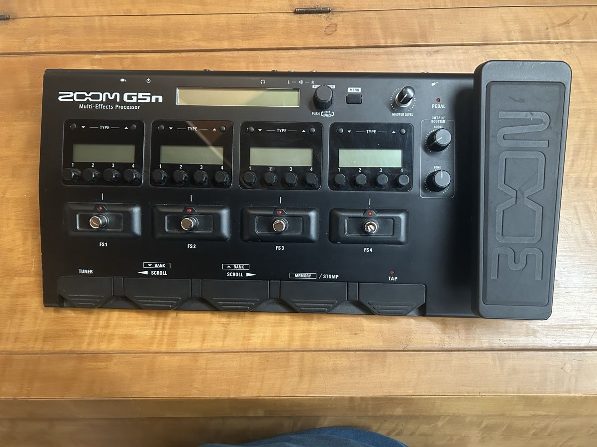 Zoom Strumenti musicali: ZOOM G5n Effektboard – Usato da Bubendorf venduto da Jonaels