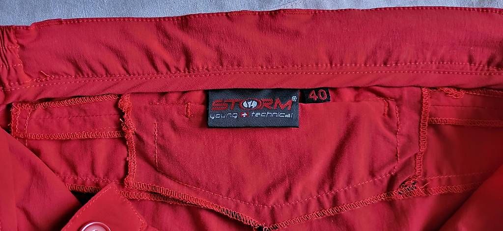 Pantaloni: Sportliche Capri-Hose 40 – Usato da Zizers venduto da Roosi1 3