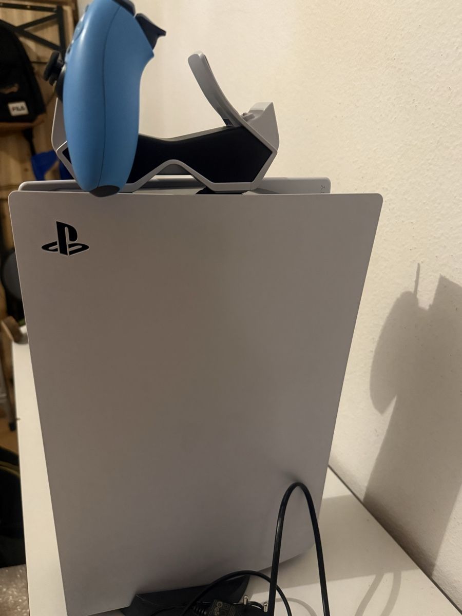 Sony Konsolen: •	PS5 Disc Edition + DualSense Controller + Ladestation – Neu (gemäss Beschreibung) aus Felsberg von Keller7000 2