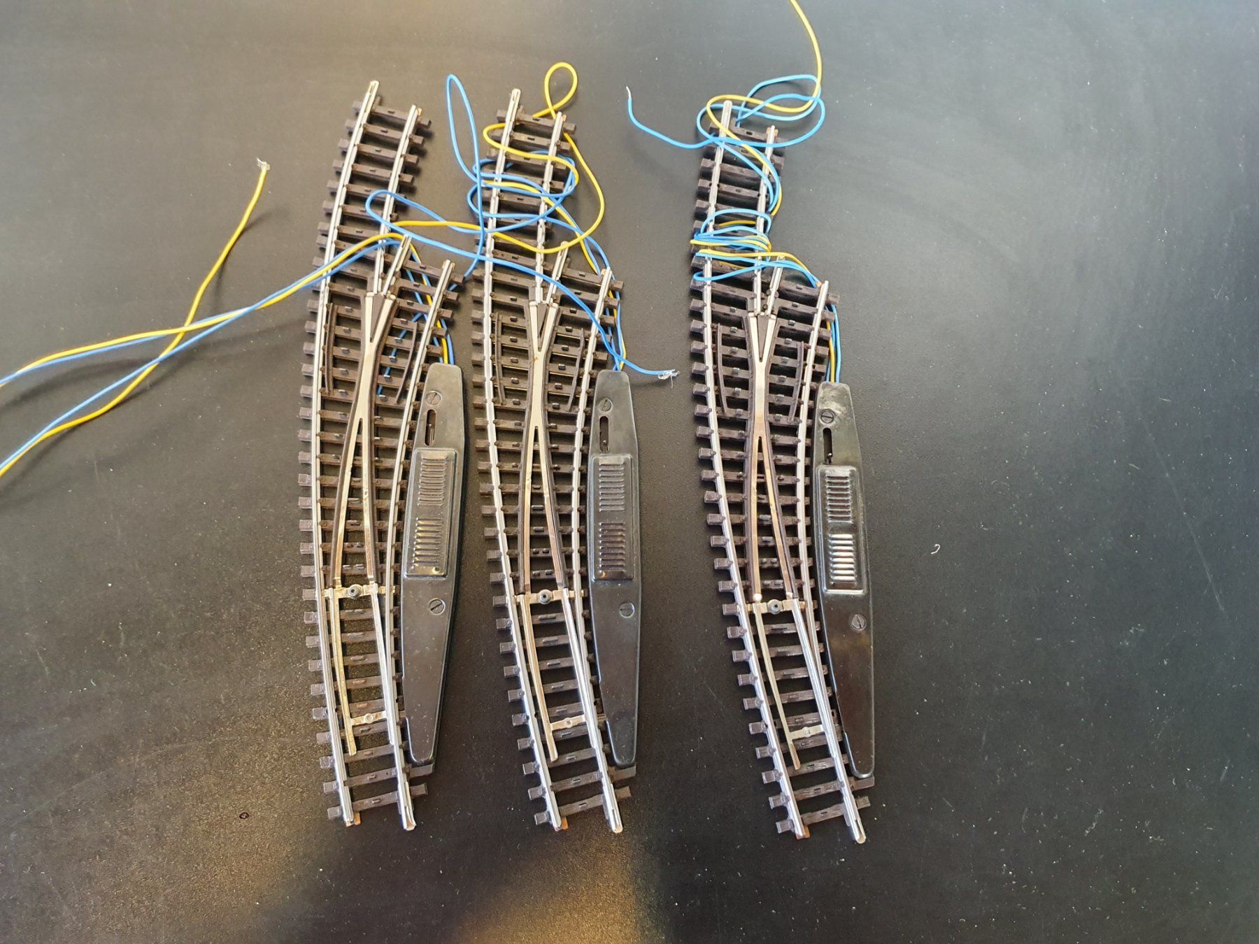 Märklin Modellini di ferrovie: MÄRKLIN: 3 X K-BOGENWEICHEN RECHTS – Usato da Biglen venduto da taunus82