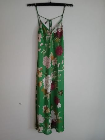 Kleid grün mit Blumen XS/S Zara