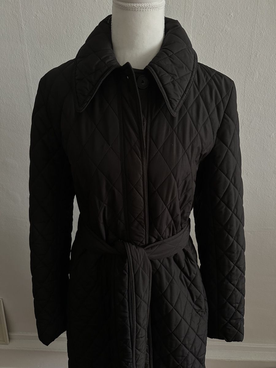 Stella McCartney Cappotti: Stella McCartney Mantel aus gestepptem Shell – Nuovo e nell'imballaggio originale da Bern venduto da schnupka 1
