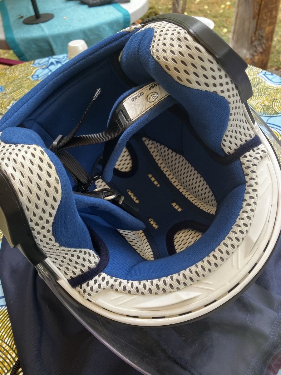Airoh Casques & visières: Airoh Helm Grösse S weiss mit Muster – D'occasion à Nunningen par Annasue 2