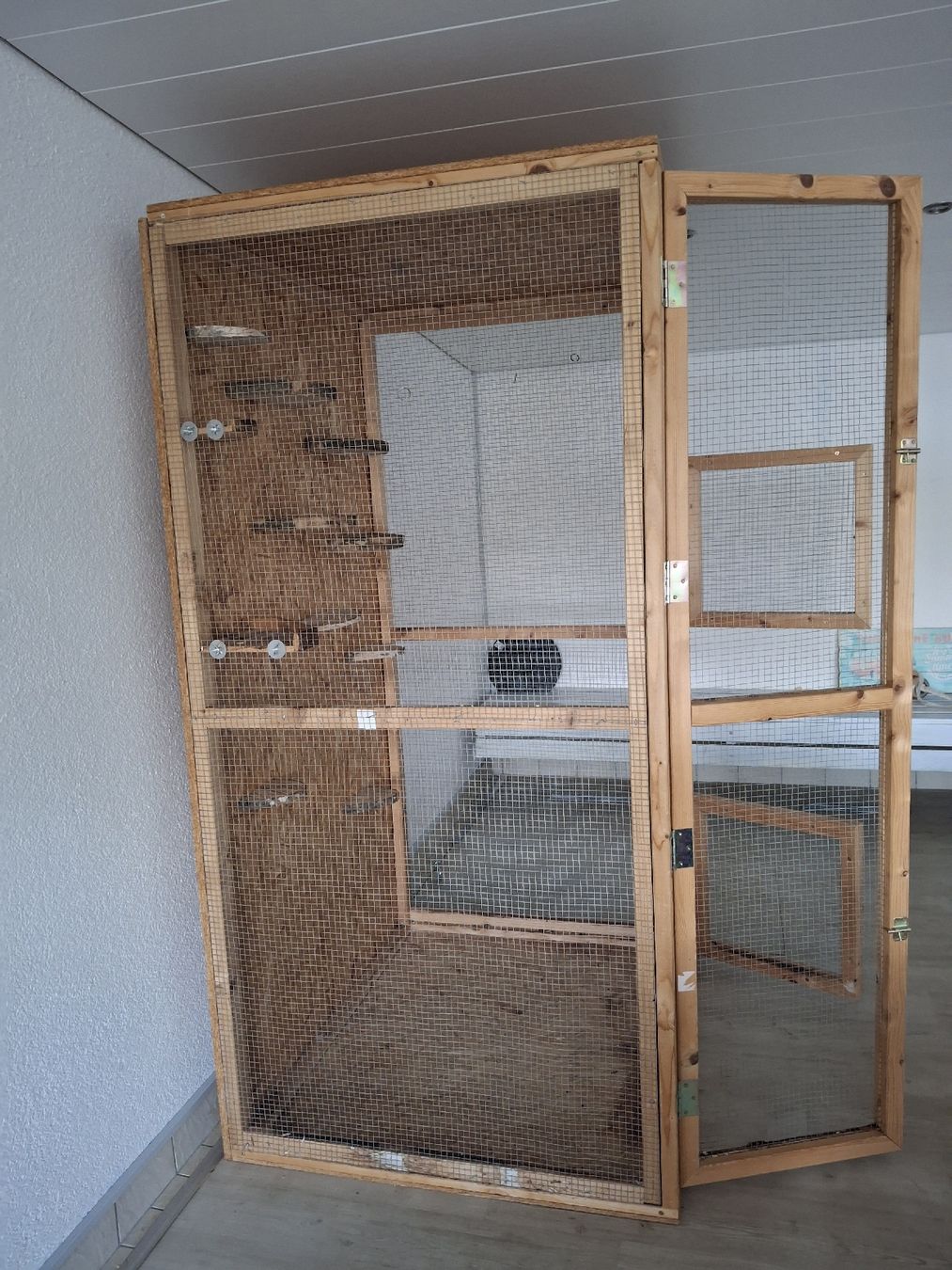 Cages, transport & sécurité: grosse Voliere – D'occasion à Pfaffnau par KN1988 1