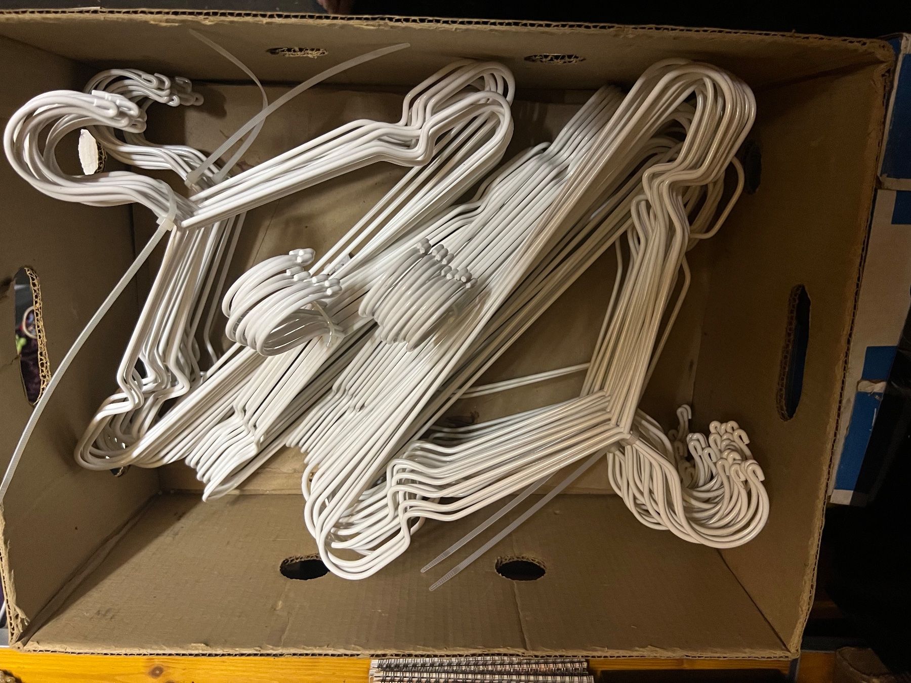 Ikea Cintres: IKEA Kleiderbügel neu!! 8 x 10 er Pack – Neuf avec emballage d'origine à Bern par GarageSale31 3