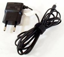 Nokia ac-5E Ladegerät 5V 800mA mit "dünem" Rundstecker