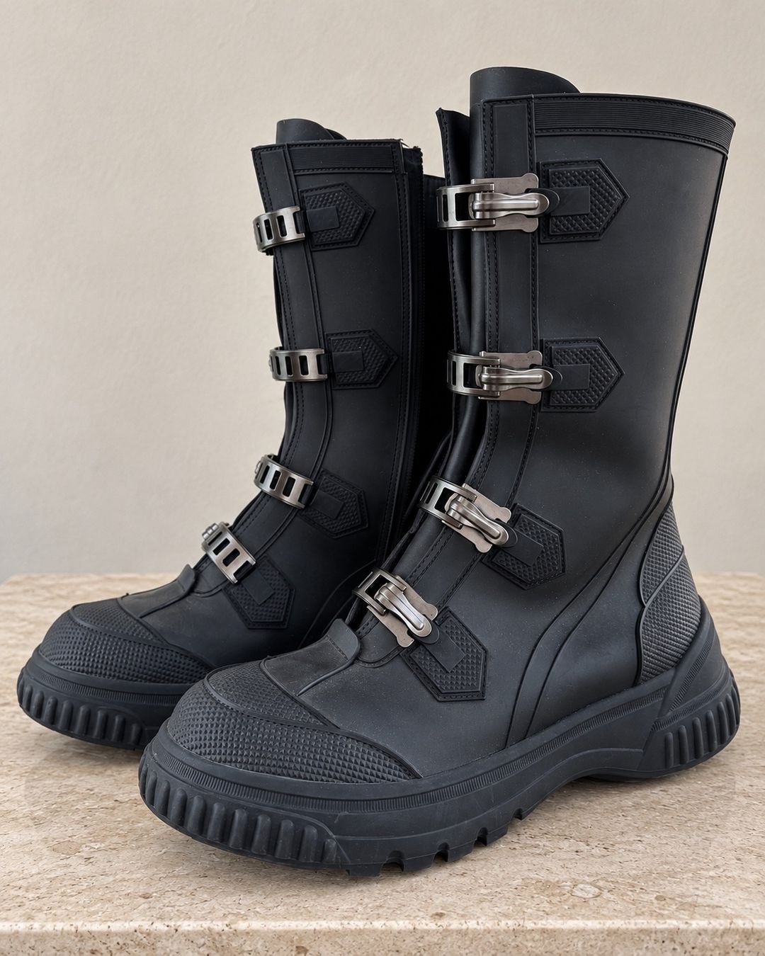 Dior Scarpe da donna: Dior Boots – Nuovo (secondo la descrizione) da Kilchberg ZH venduto da and_d6s2 1