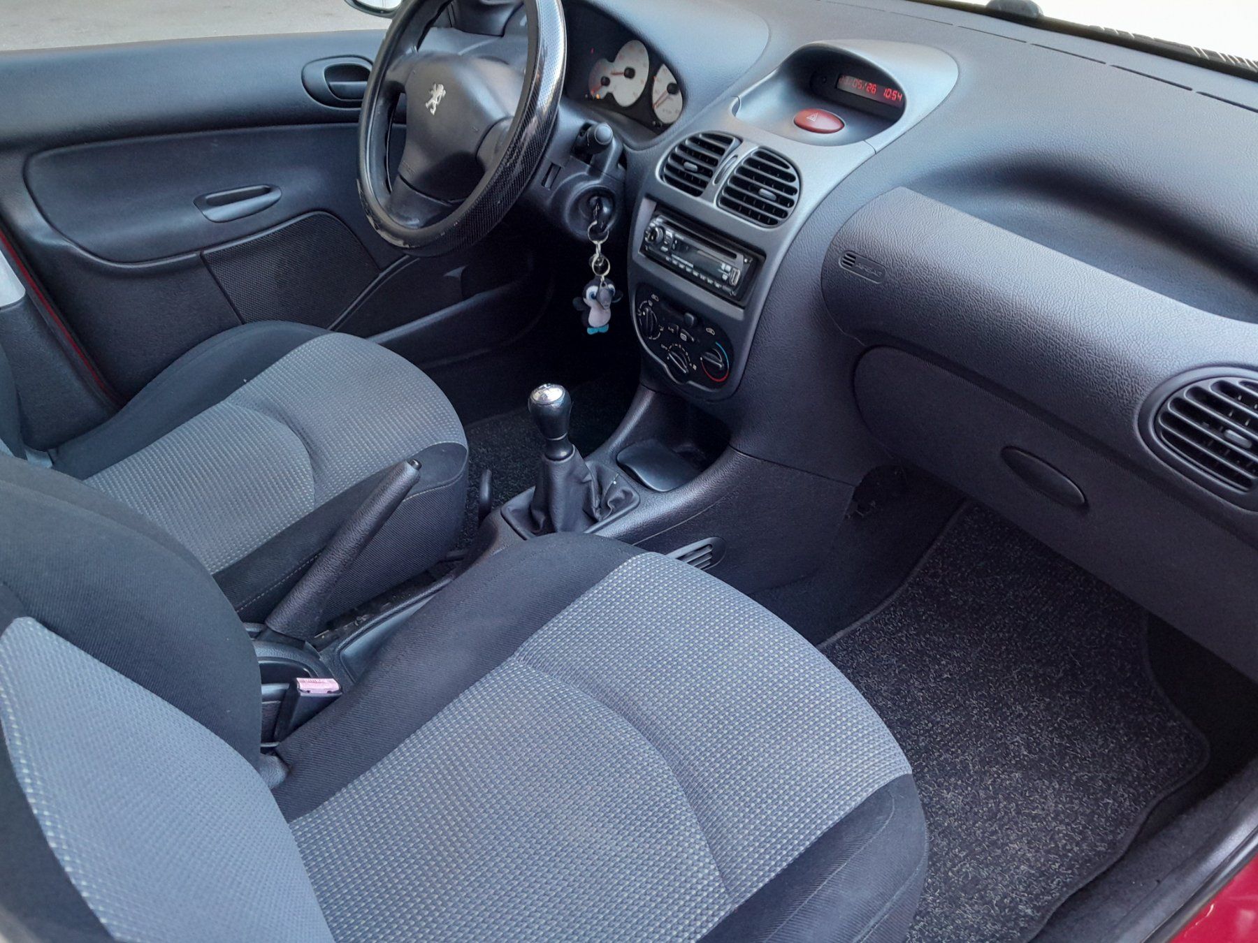 Peugeot Automobili: Peugeot 206 1.4 8v JG. 2004 – Difettoso da Ebnat-Kappel venduto da MAZUKITURB0 5