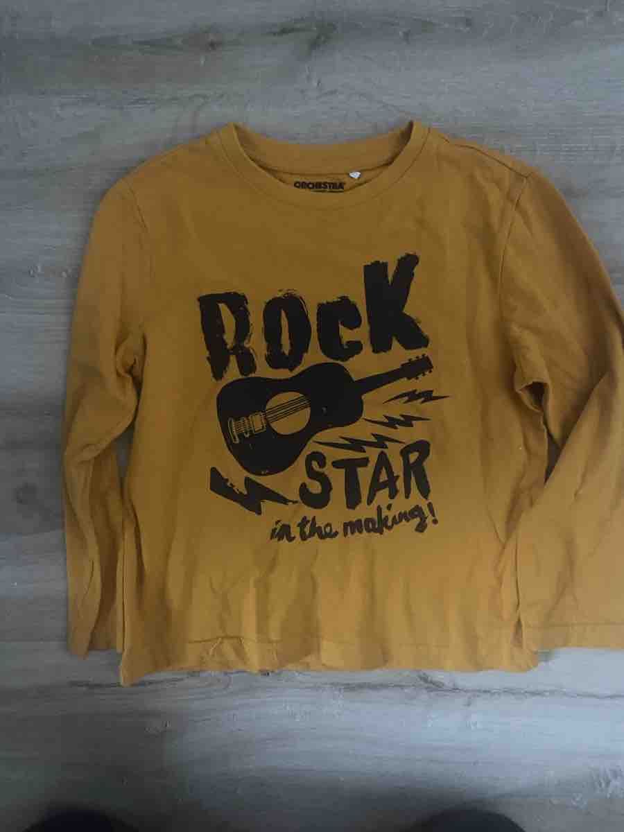 Maglioni & Felpe: Pull jaune taille 116 cm – Usato da Chamoson venduto da Pince26 1