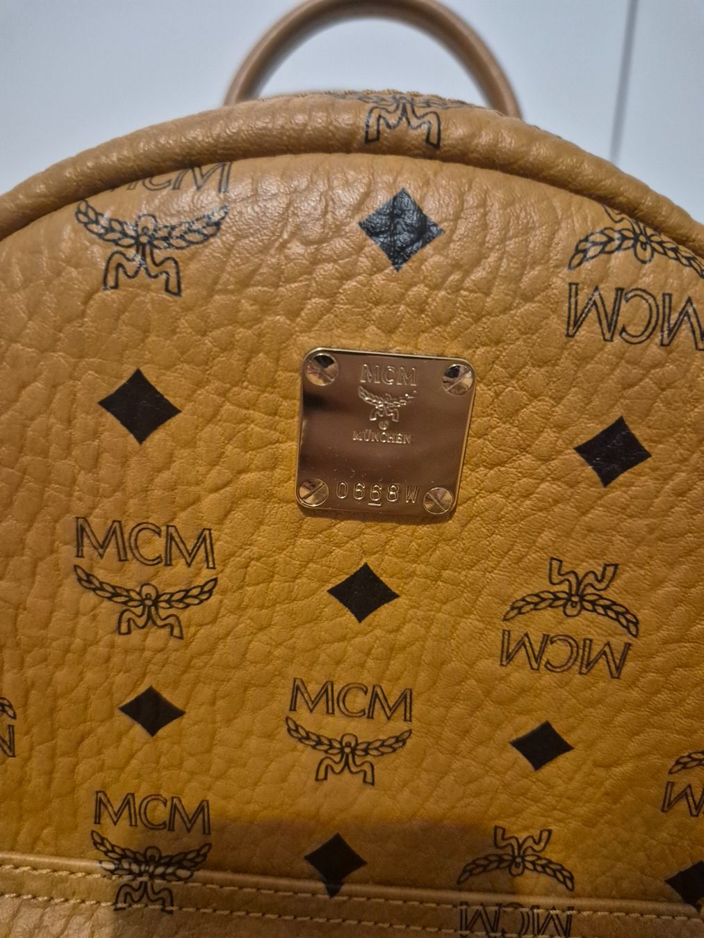 Mcm Zaini: MCM Rucksack – Usato da St. Gallen venduto da suz_l6zz 1