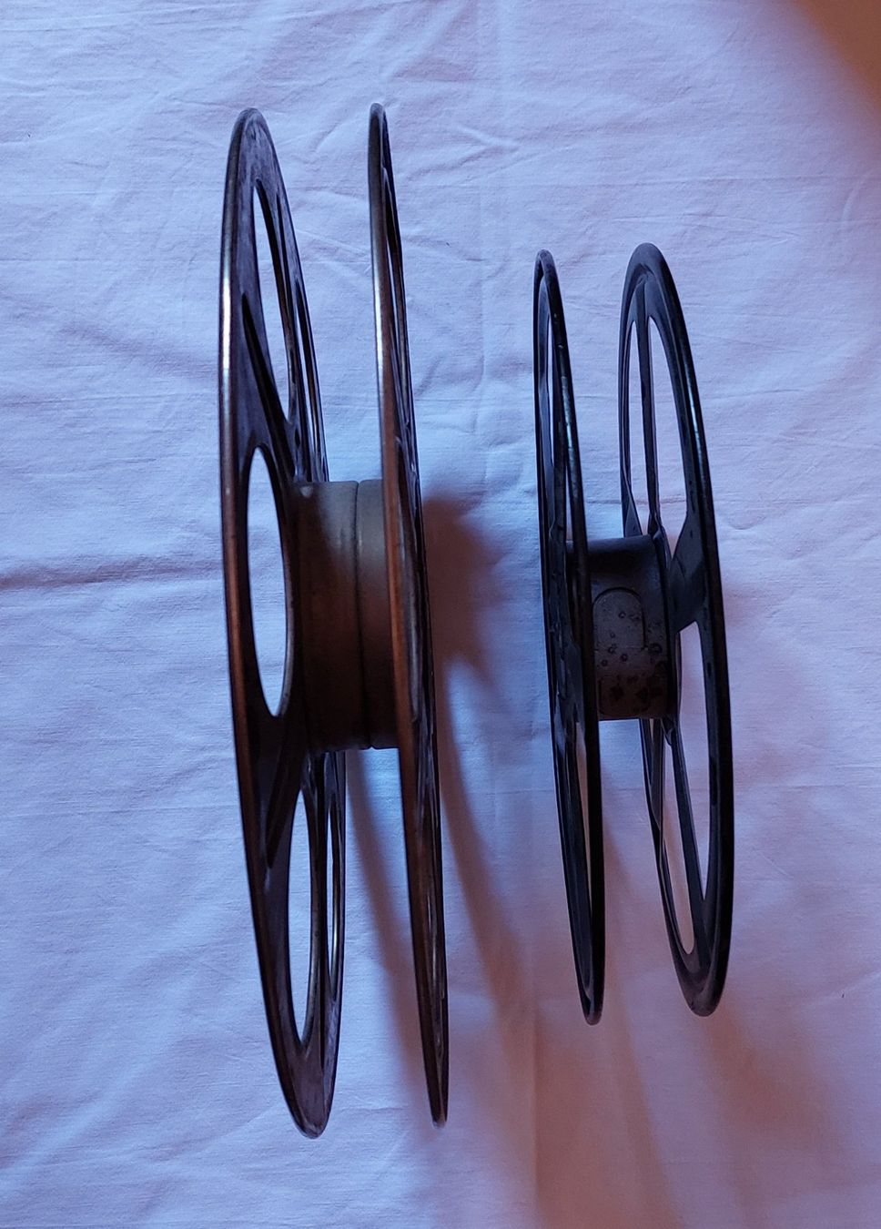 Fotografie & Film: 2 alte Filmrollen, leer – Gebraucht aus Zürich von  5