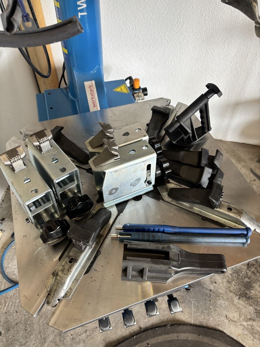 Twin Busch Alle Maschinen: Pneumontiermaschine Twinbusch TWX -98 – Gebraucht aus Derendingen von Veysicici 2