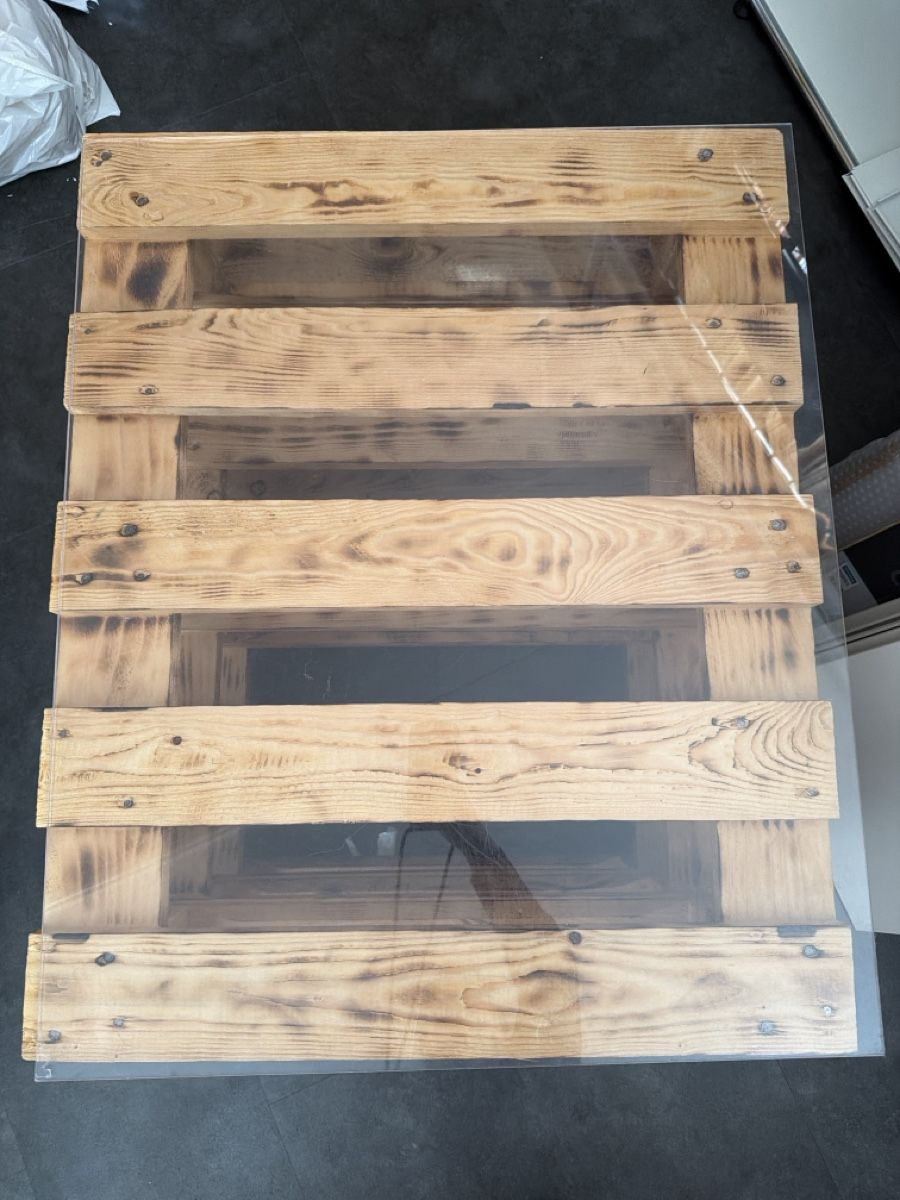 Tische: Paletten Couchtisch mit Plexiglass – Neu (gemäss Beschreibung) aus Küsnacht ZH von ElenaT20 2