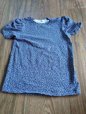 Mädchen T-Shirts 4 Stück Grösse 122/128 H&M