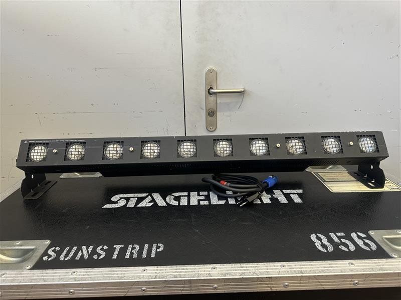 Spine: Showtec Sunstrip Active DMX MKII – Usato da Sonnental venduto da showconcept303 1
