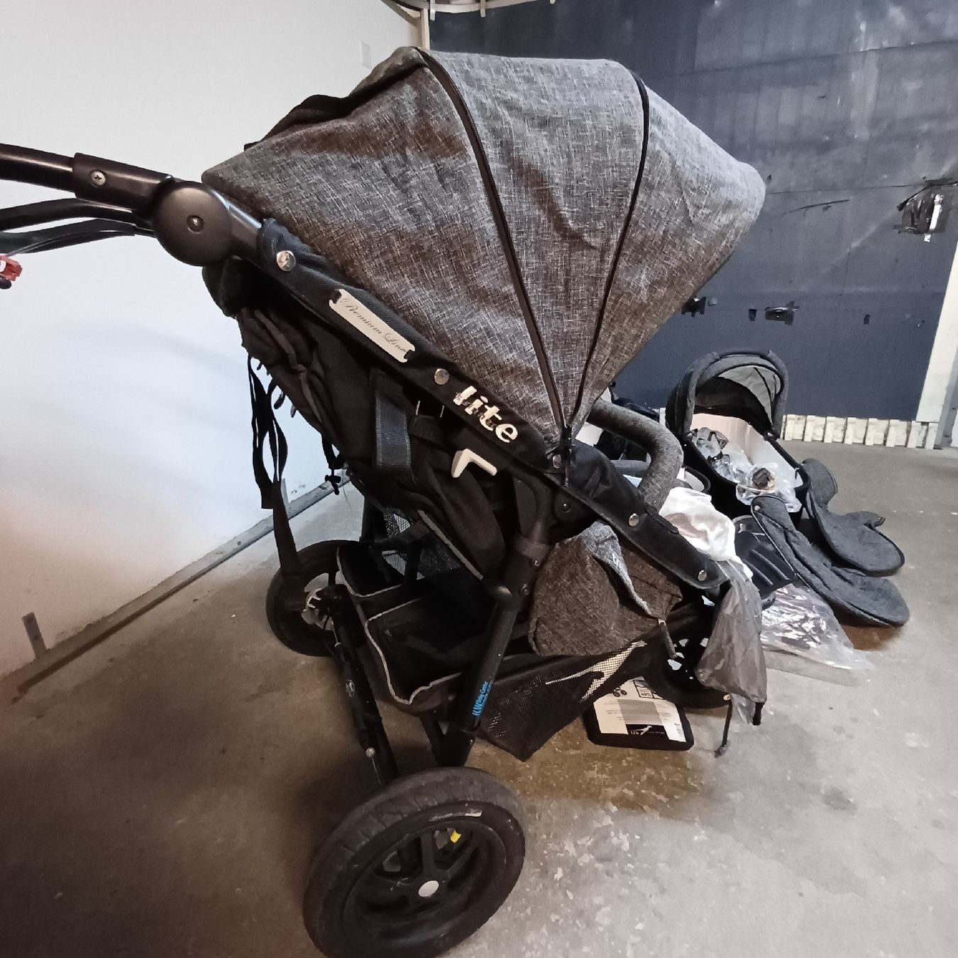 TFK Carrozzine: Kinderwagen Zwillingswagen – Usato da flums venduto da chaeffi 4