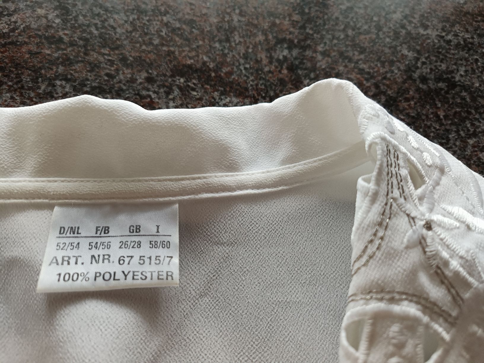 Camicette: Sehr elegante Bluse 52/54 – Usato da Bätterkinden venduto da Elefantenzoo 3