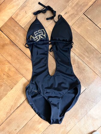 Wesbay Badeanzug  Gr 36 schwarz uni tiefer Ausschnitt