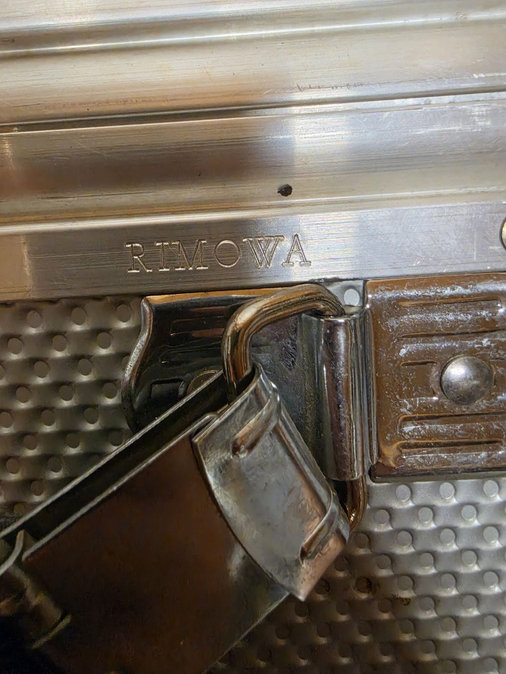 Rimowa Reisekoffer: Rimowa Aluminium Koffer – Gebraucht aus Ebikon von bagija 5