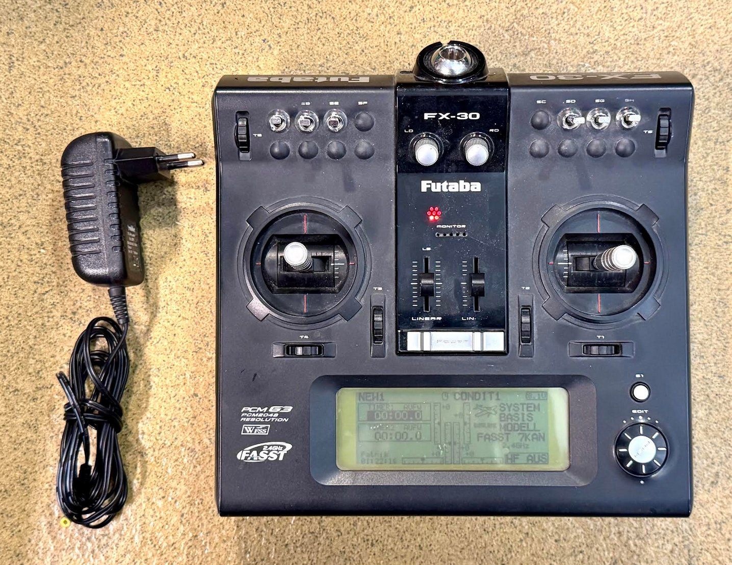Futaba Telecomando: Futaba radio commande FX30 Fasst – Usato da Trélex venduto da Arnaudyak