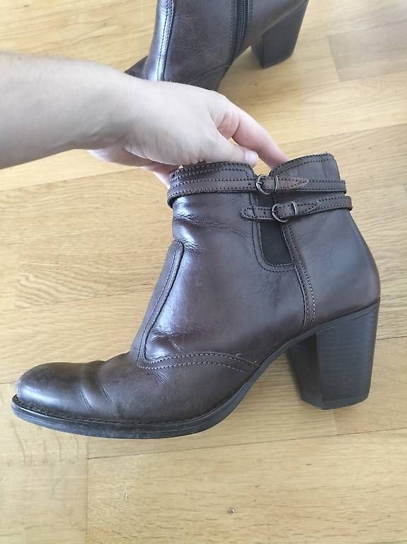 Scarpe da donna: Bottines/bottes 'A by André' en cuir brune – Usato da Vevey venduto da fra_fs8w 2