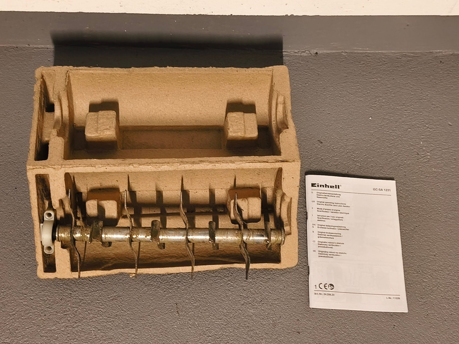 Einhell Appareils de traitement du sol: Vertikutierer / Rasenlüfter EInhell GC-SA 1231 – D'occasion à Jegenstorf par Juchlistock 1