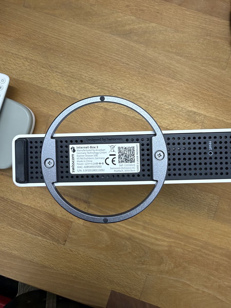 Swisscom Modem & Router: Swisscom Internet-Box 3 und TV-Box 21 Set – Nuovo (secondo la descrizione) da Rüdtligen venduto da ABR_21 3