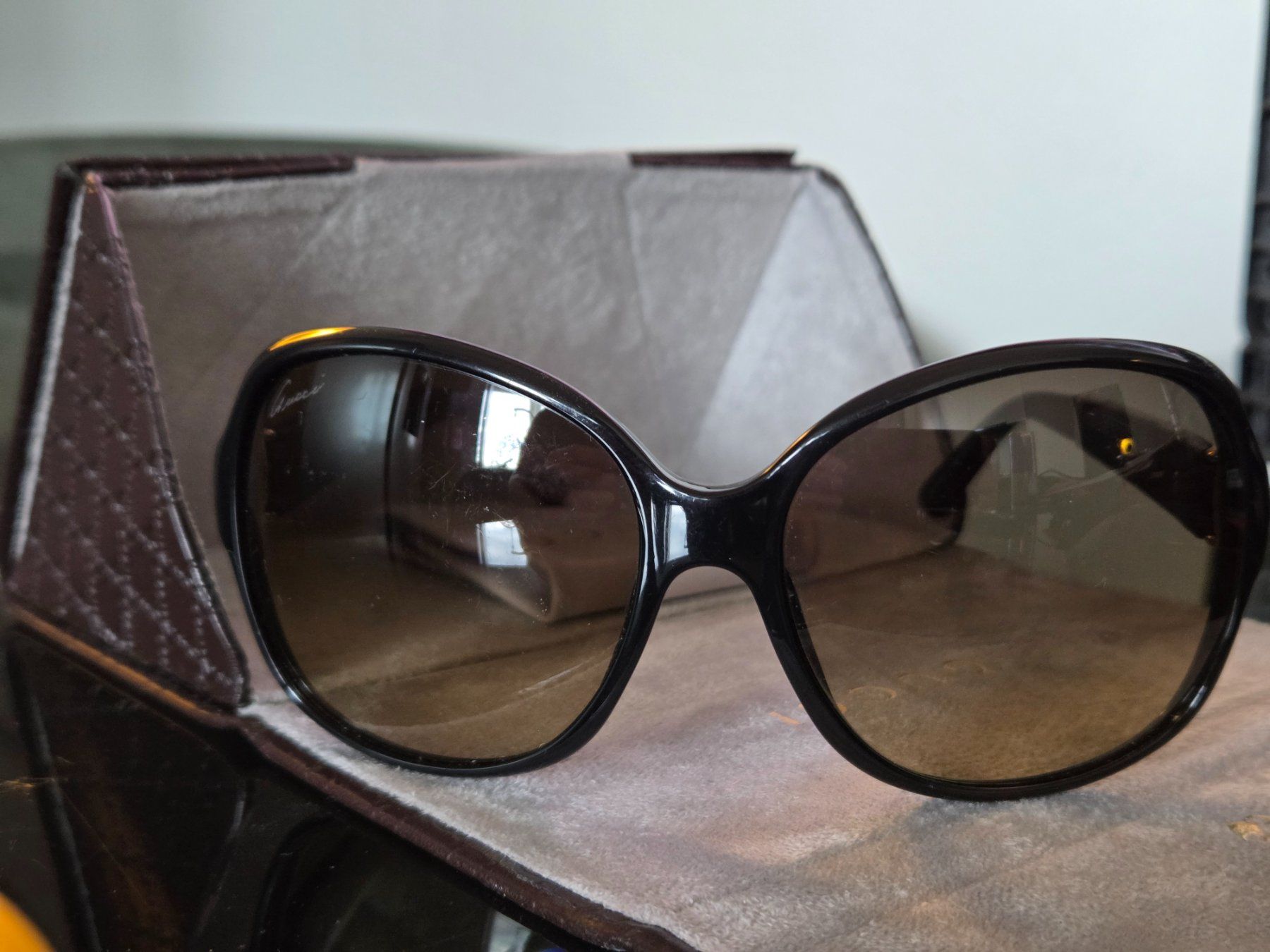 Gucci Occhiali & Lenti: GUCCI Sonnenbrille mit Originaletui – Usato da Emmen venduto da GrabandGo 1