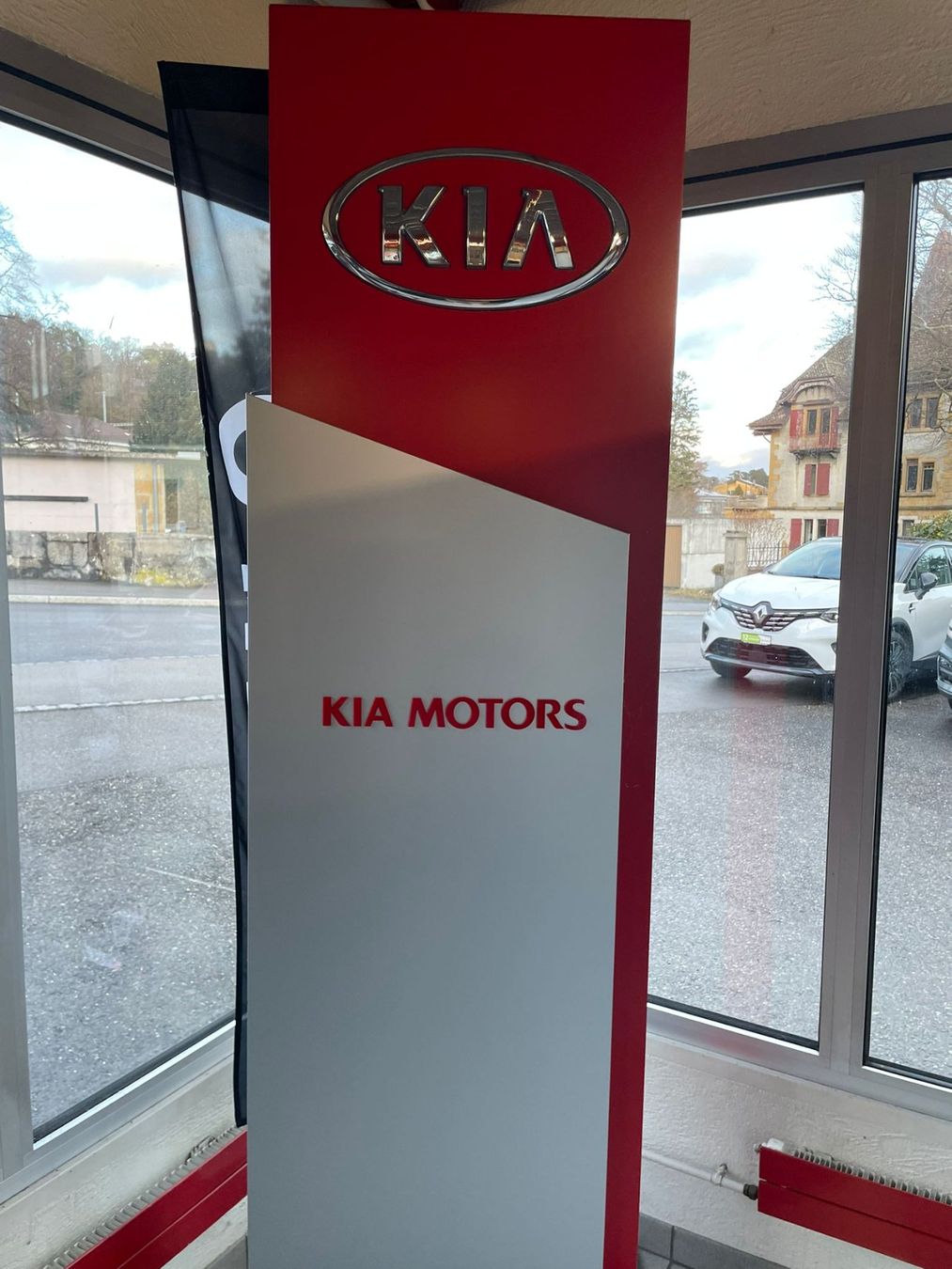Tutte le decorazioni: Enseigne KIA – Usato da Colombier NE venduto da Aixro50