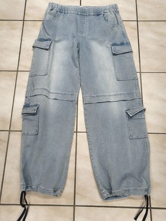 Bershka Cargo Jeans hellblau mit Taschen Grösse L neu