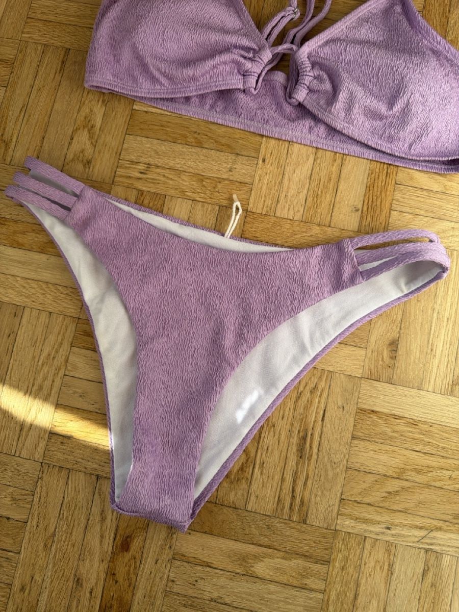 Badekleider & Bikinis: Maillot de bain violet  – Gebraucht aus Le Locle von Mayd_h 2