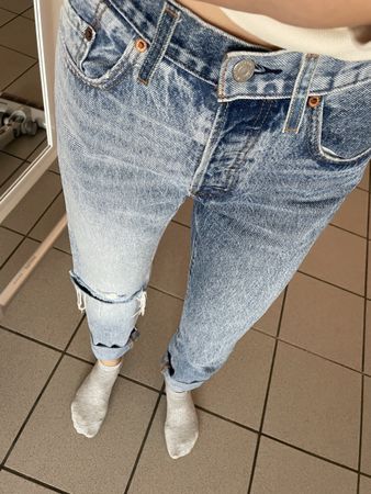 Jeans Levi's 501 Original blau mit Riss guter Zustand