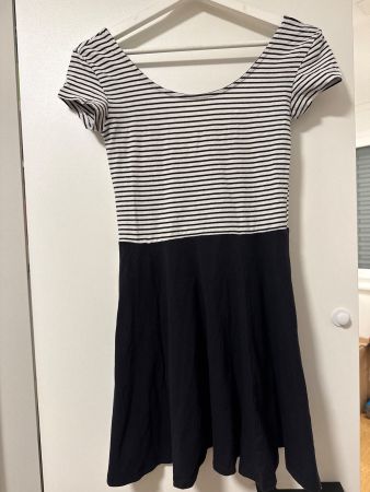 Sommerliches Kleid mit Streifen Gr. XS-S