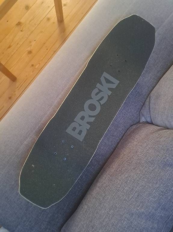 Skateboards: Profi Skateboard  Thunder Trucks / Spitfire Wheels – Usato da Rikon im Tösstal venduto da MTremp