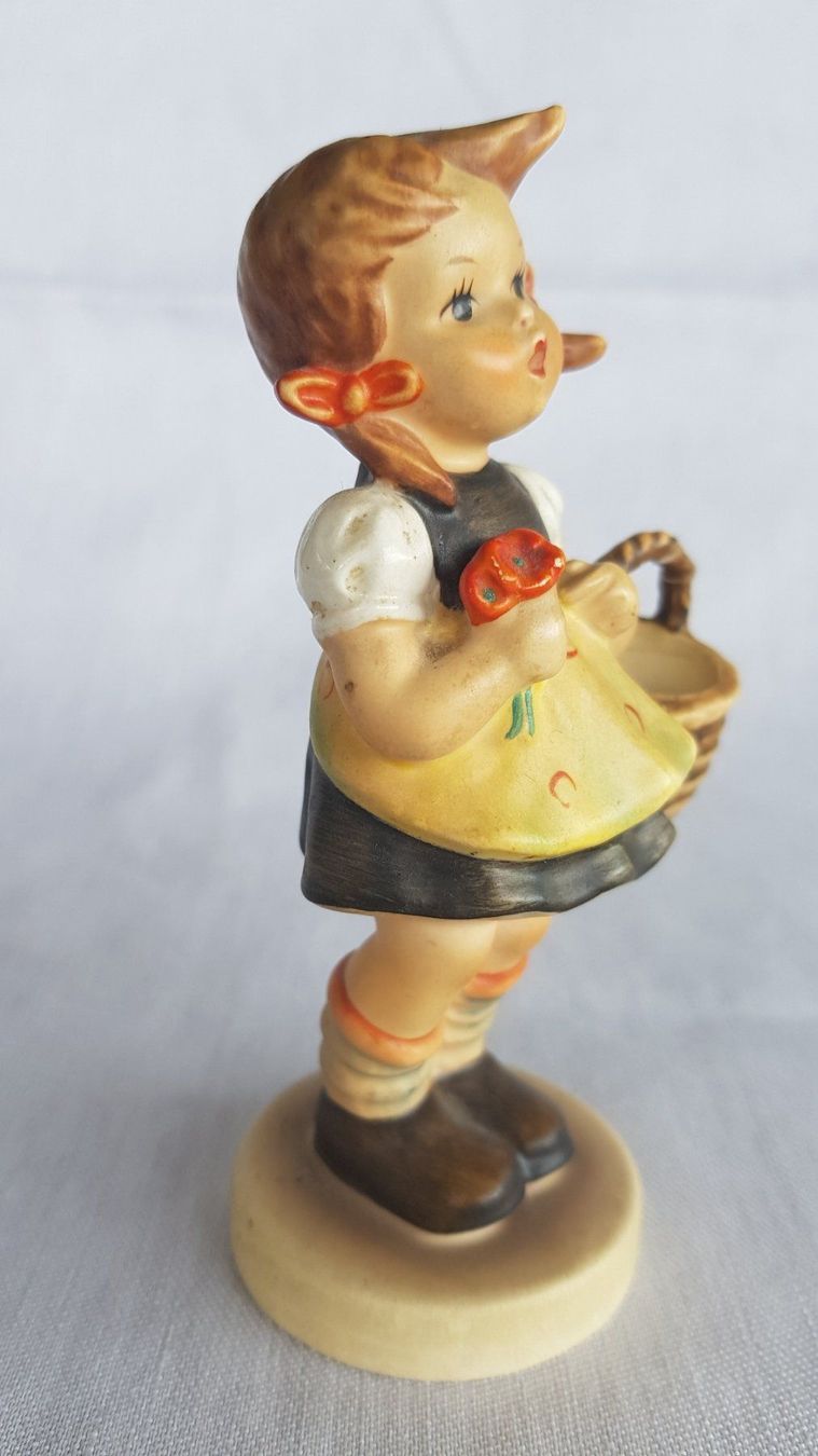 Hummel Figuren: Original Hummelfigur 1963 Sammlerstück – Gebraucht aus Horw von Kunstreich7 2