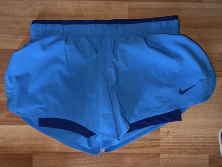 Nike Dry-Fit Laufshorts, blau, Grösse M