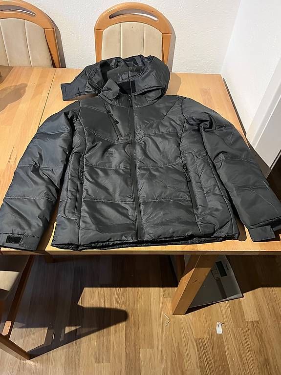 Giacche: Fabrikneue Winterjacken – Nuovo e nell'imballaggio originale da Zürich venduto da Bucco79 2