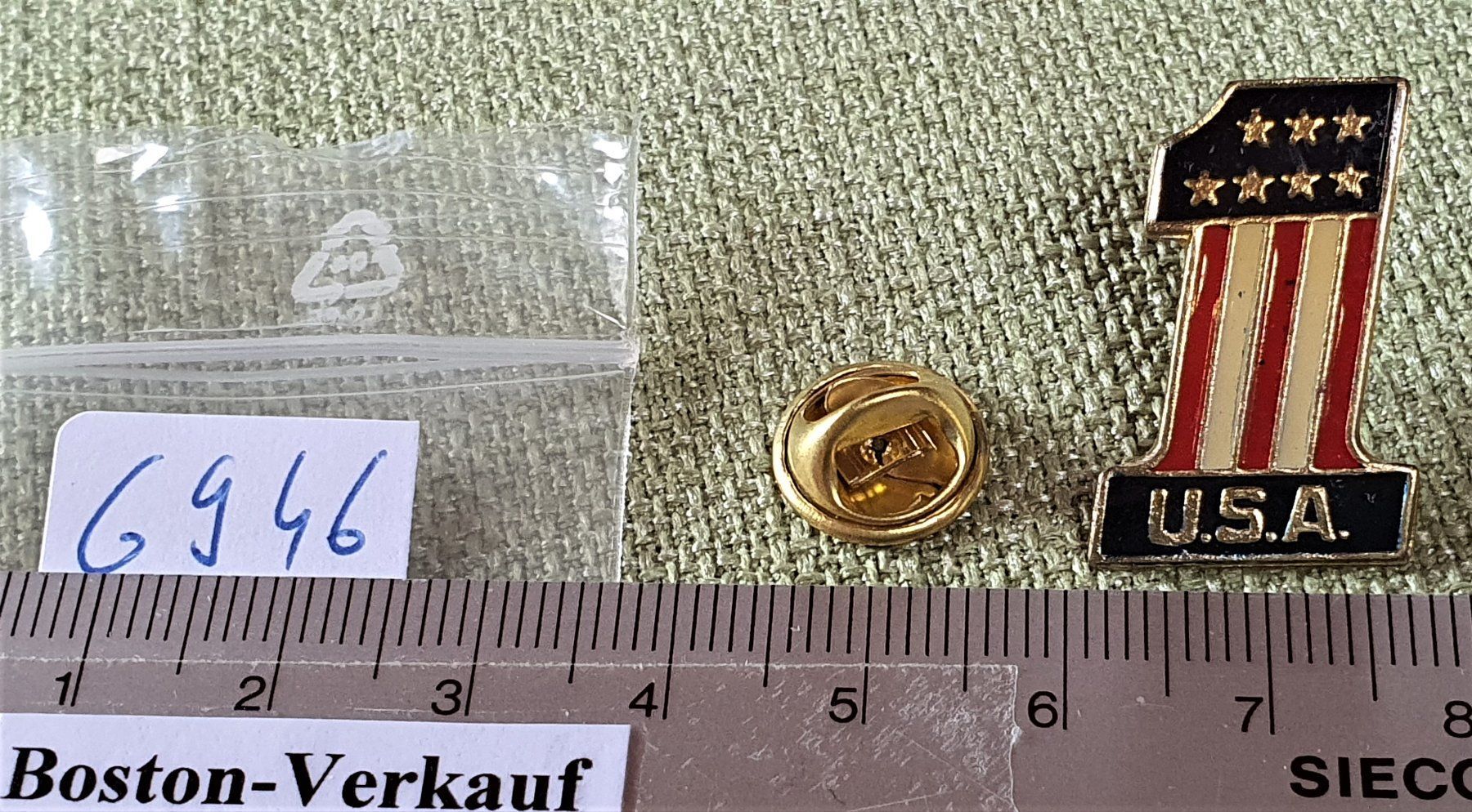 Plaketten & Abzeichen: G946 - Pin USA Nr. 1 – Gebraucht aus Reinach BL von Boston-Verkauf 1