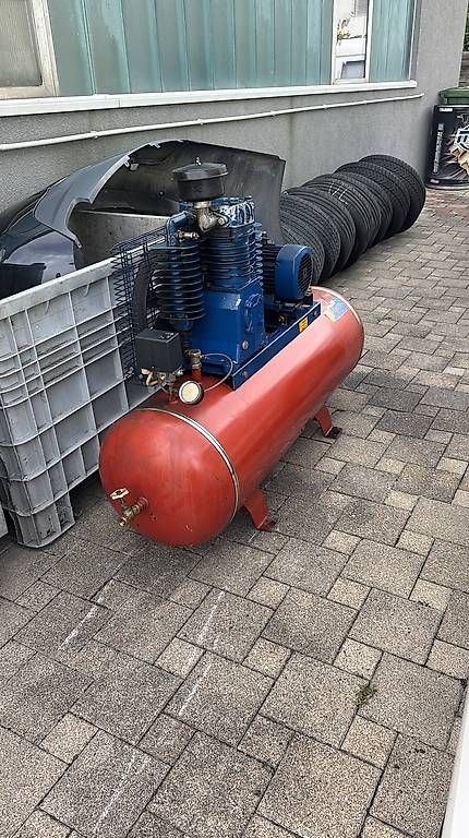 Compresseurs: Luftkompressor – D'occasion à Marbach Sg par GarageFreund 3