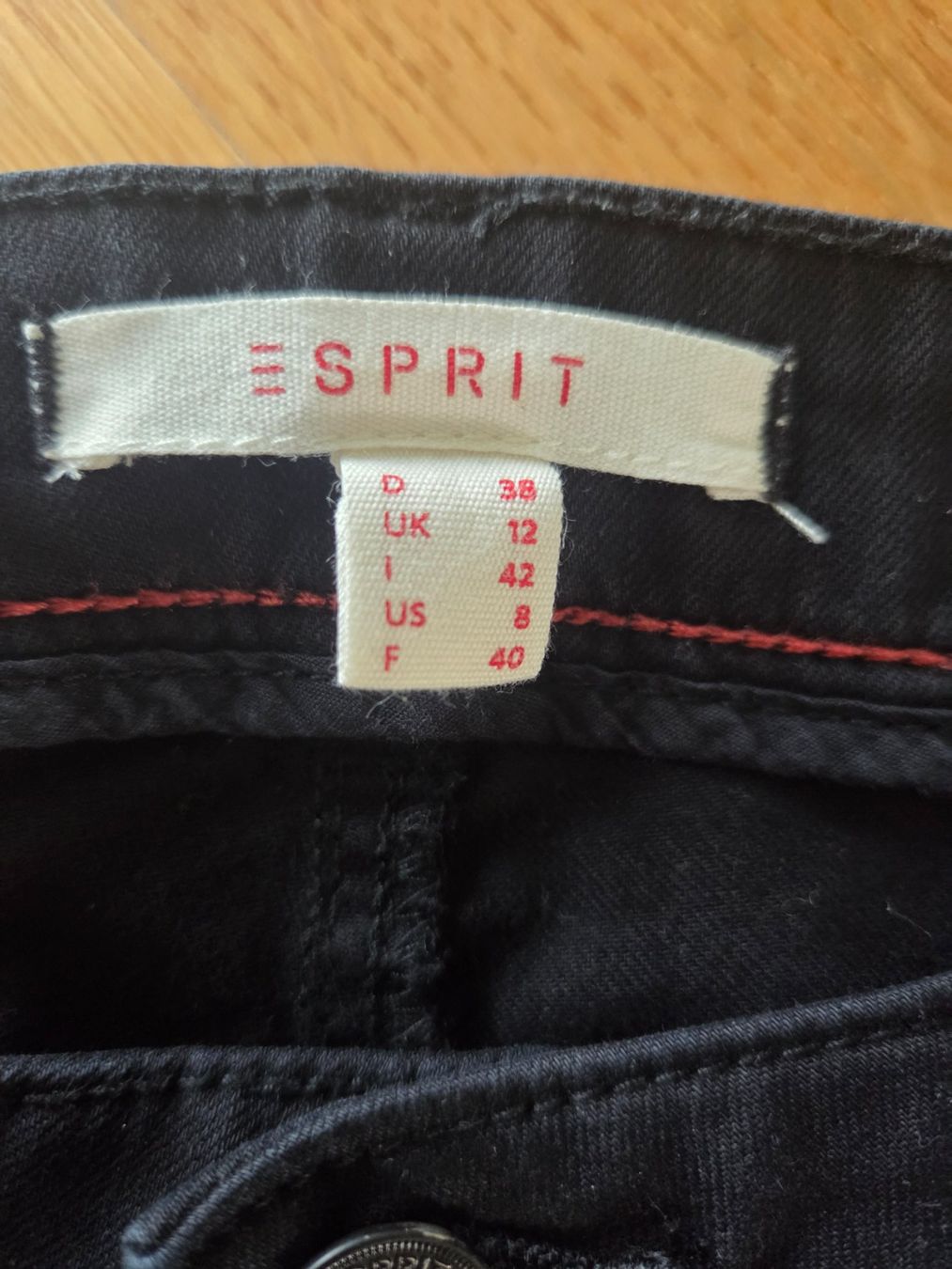 Esprit Hosen: Esprit Damenhose Gr. 38 Top – Gebraucht aus Port von Darialina 1