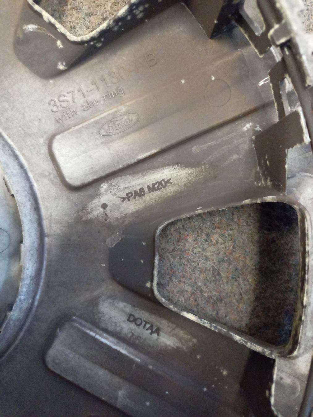 Ford Alle Autoersatzteile: Radkappen Ford 3S71-1130-BB 2 Stk. gebraucht – Gebraucht aus Laupen ZH von SportcarsLaupen 3